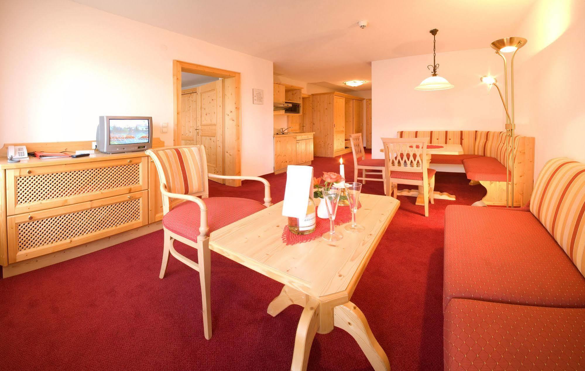 Hotel Alpenpanorama 4*